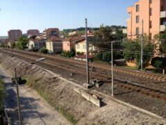 La linea ferroviaria in via Perugia, a Senigallia