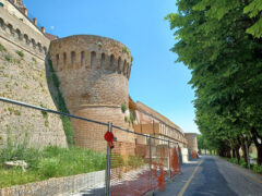 Corinaldo, le mura su via del Fosso