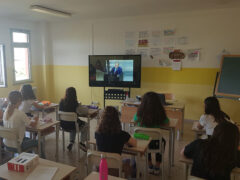 Studentesse del Perticari collegate con Nicola Grattieri