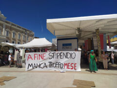 A fine stipendio manca troppo mese: azione contro il carovita al mercato di Senigallia