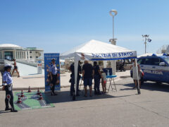 Polizia di Stato e Polizia Locale in piazza a Senigallia