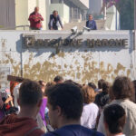 Fango dell'alluvione sul palazzo della Regione Marche