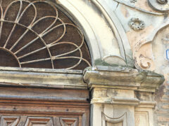 Decadimento, abbandono e sfacelo di Palazzo Marcolini a Corinaldo