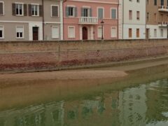 Isole di ghiaia nell'alveo del fiume Misa