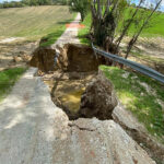 Ponti e strade danneggiati nell'entroterra dall'alluvione 2022