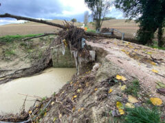 Ponti e strade danneggiati nell'entroterra dall'alluvione 2022