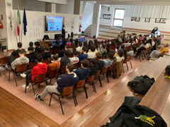 Comandante Carabinieri Senigallia incontra studenti del Corinaldesi