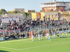 La Vigor Senigallia festeggia sotto la curva nord