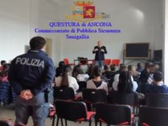 Polizia incontra studenti