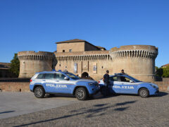 Polizia davanti alla Rocca Roveresca di Senigallia