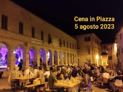 "Cena in piazza " a Serra de' Conti