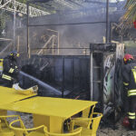 Incendio del palco esterno del Mamamia