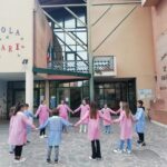 Bambini alla scuola primaria Rodari di Senigallia
