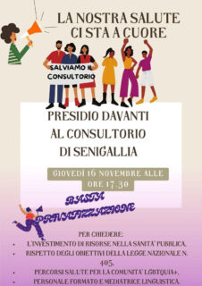 Presidio davanti al Consultorio di Senigallia