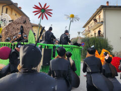 Carnevale 2024: carro e gruppo mascherato di Casine di Ostra