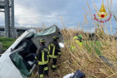 Incidente in A-14, auto fuori strada