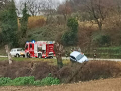 Auto fuori strada a Magnadorsa di Arcevia