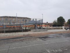 Realizzato marciapiedi accanto alla passerella ciclopedonale
