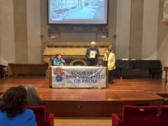 Donazione di un quadro dalla Presidente Conferenza di Senigallia Lea Venuti al Vescovo