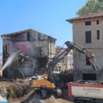 Demolizione edifici alla curva della Penna