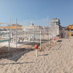 Spiaggia libera di ponente "erosa" dalle concessioni balneari a Senigallia