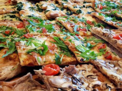 La pizza di Pizzeria da Corrado a Pongelli di Ostra Vetere, Senigallia, Fano