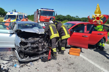 Incidente tra due auto a Ostra Vetere, sull'Arceviese
