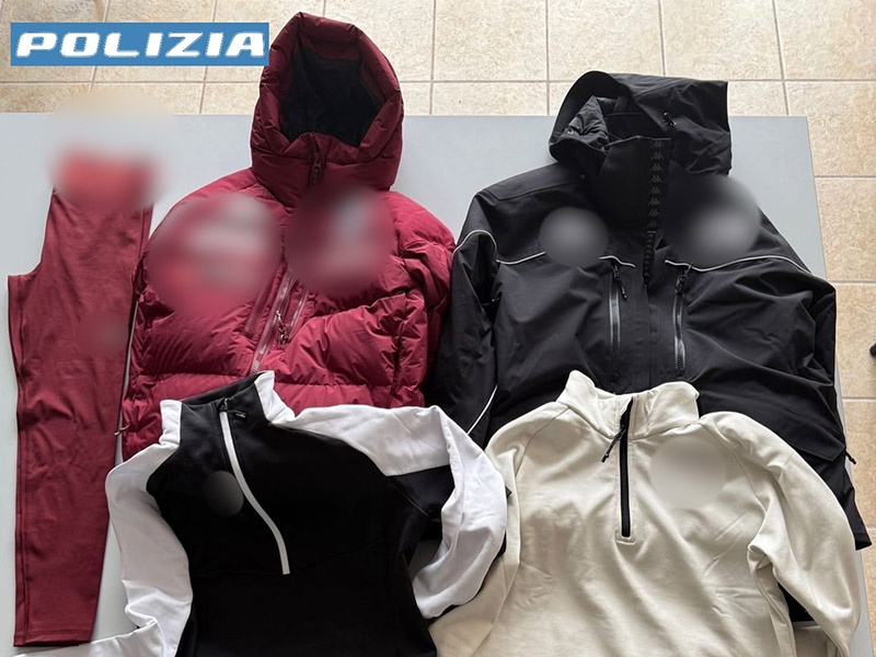 Abbigliamento da sci rubato in un negozio di Senigallia