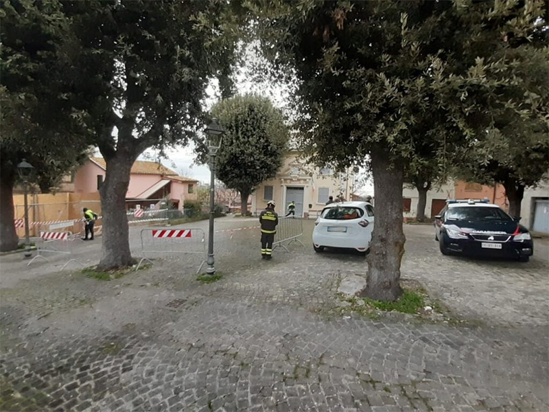 Crolli e smottamenti nel castello di Roncitelli