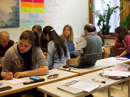 Corsi scolastici serali per adulti