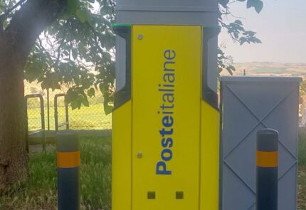 Postamat, Servizi Postali