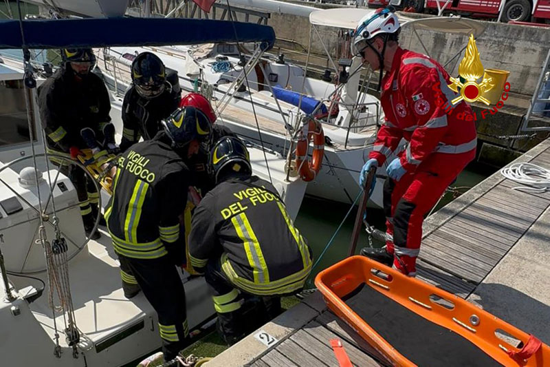 Esercitazione VVFF, Guardia Costiera, sanitari al porto di Senigallia