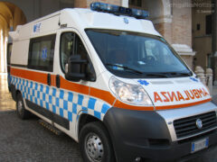 Ambulanza, pronto soccorso, cure mediche, emergenza