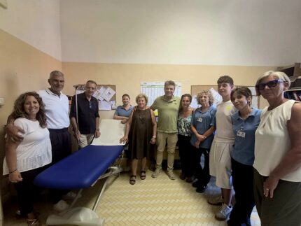 Lettino donato all'ambulatorio di Corinaldo