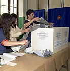 scrutatori durante le elezioni