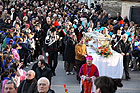 LA folla di fedeli che ha accompagnato la processione per S. Maria  Goretti