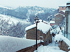 Neve in una frazione di Serra de' Conti